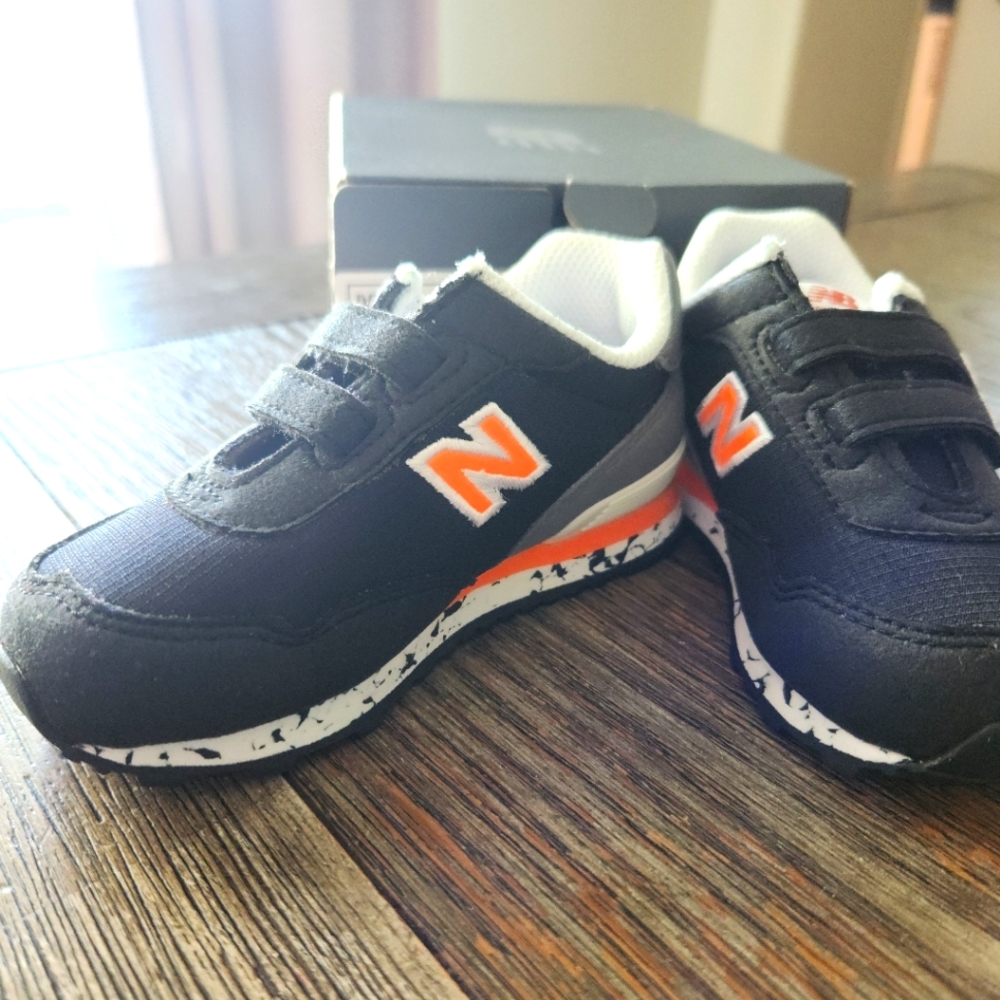 Toddler new balance shoes size 7